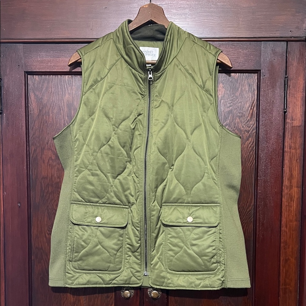 Market & Spruce Quilted Green Vest